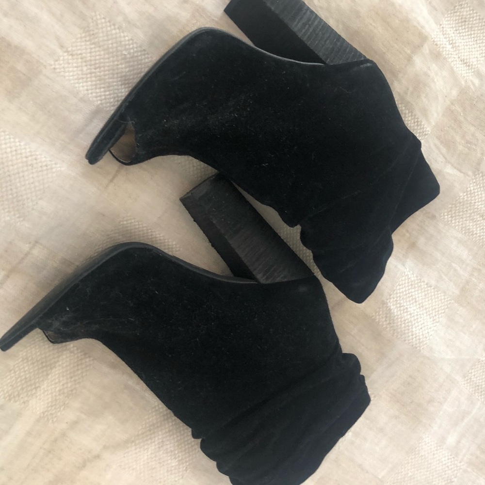 Chinese laundry peep toe boots